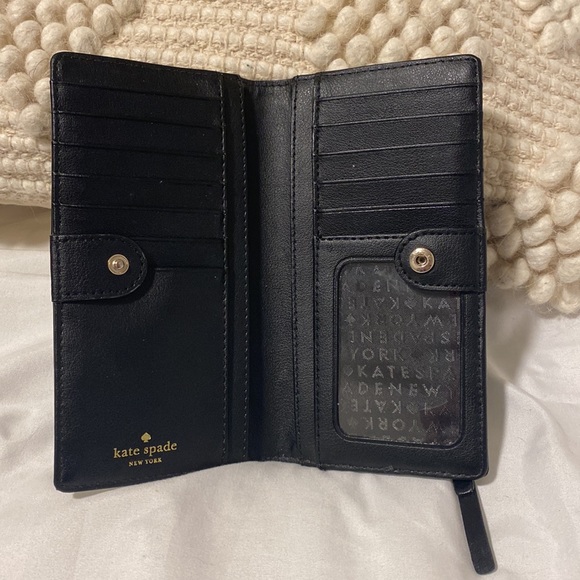 Kate spade bifold Wallet - Picture 3 of 3